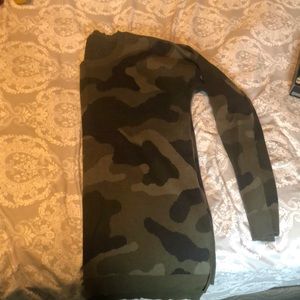 Camo over sized sweater
